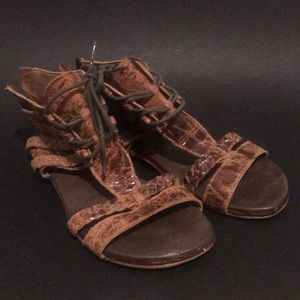 Roan Leather Sandals
